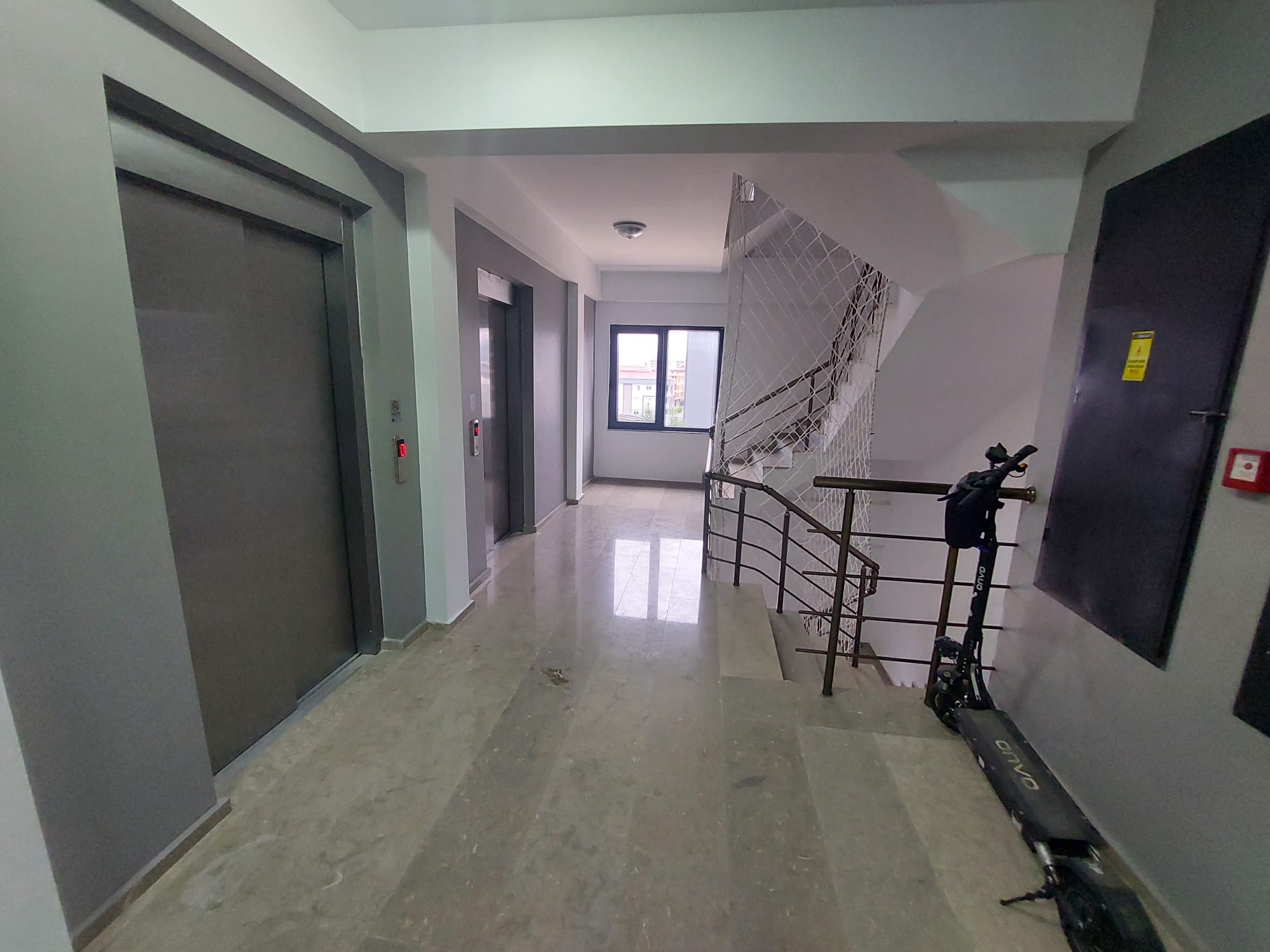 CUMHURİYET MAH. AYZEK OTEL YANINDA SATILIK EŞYALI 1+1